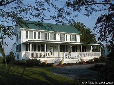 Lazyjack Inn On Dogwood Harbor Tilghman Island Exterior foto